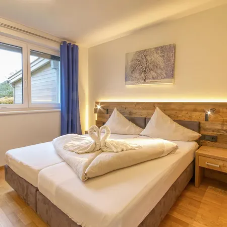 Golf & Glacier View - By Alpen